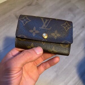Louis Vuitton Multicles 6 Monogram Key Case
